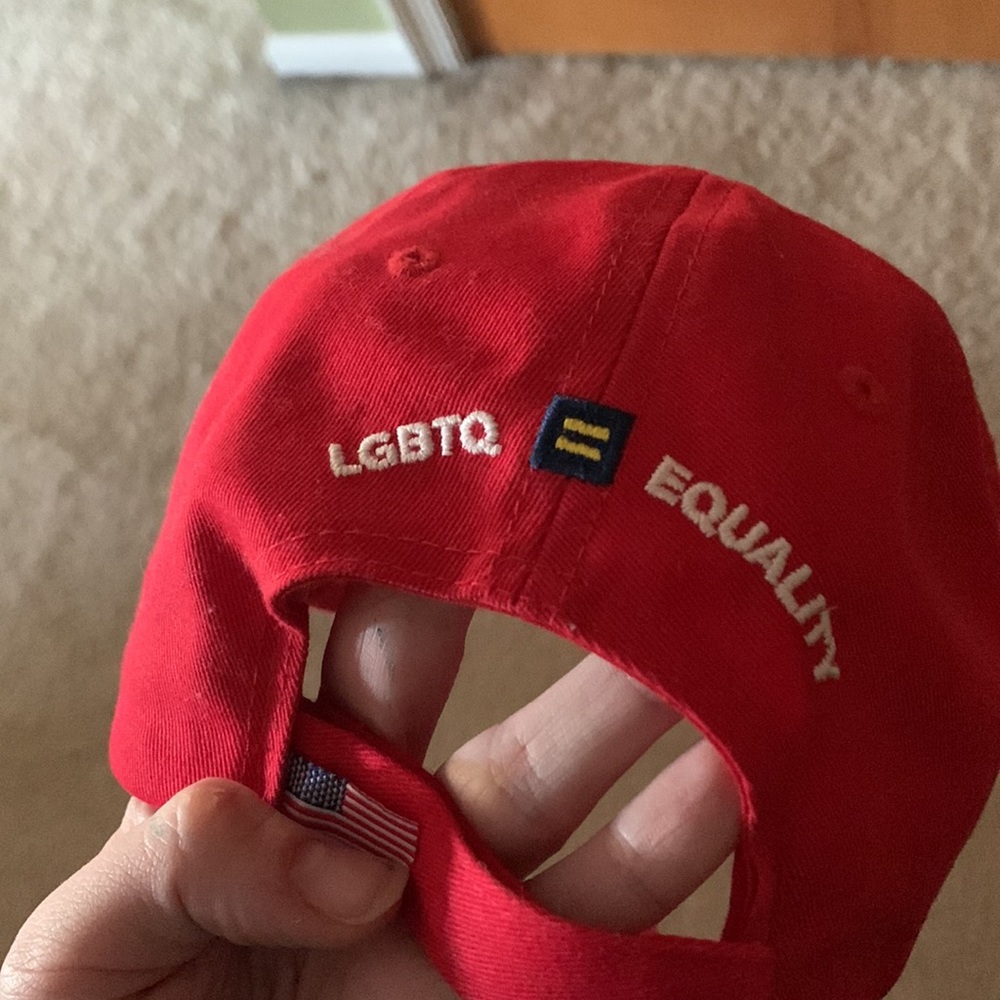 Red Hat - Picture 3 of 3